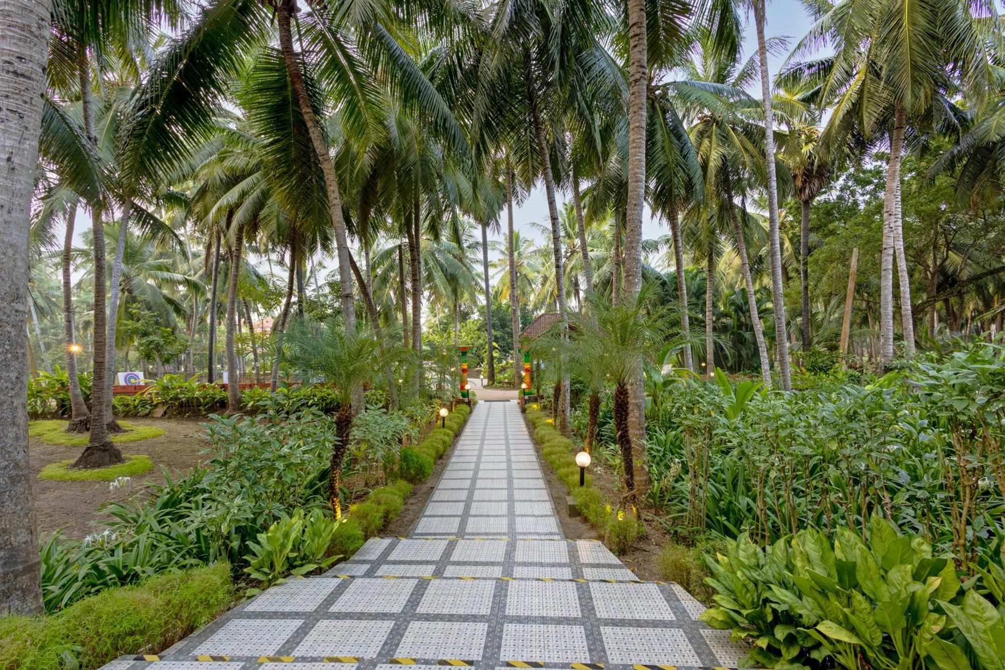 Hotel Sterling Palavelli Godavari Rāzole Exterior foto